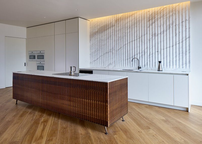 Dekton Sirius in 12mm, downstood to give the appearance of a full 20mm edge — Television Centre, Roma Marble