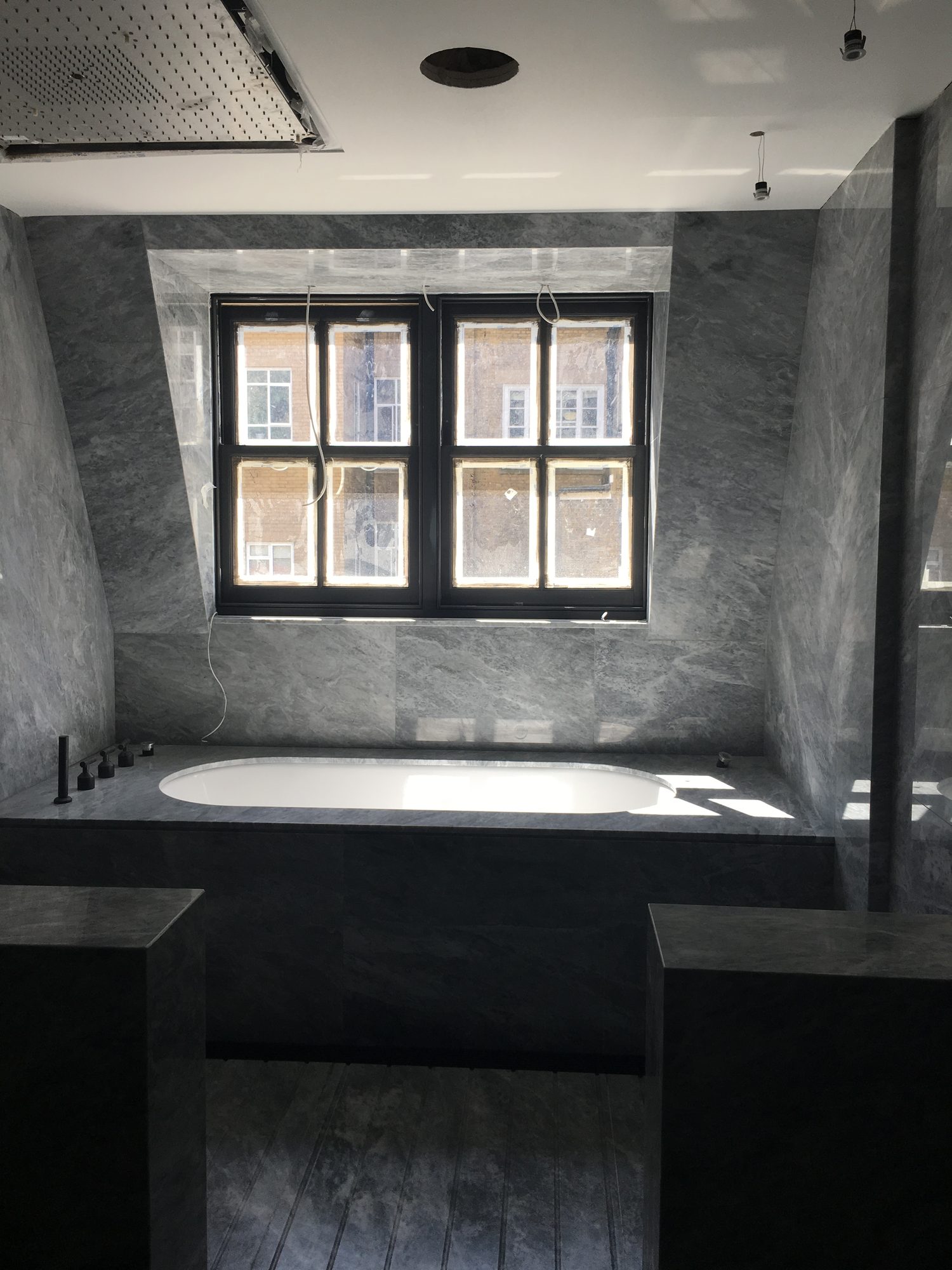 Bardiglio bathroom by Roma Marble, London