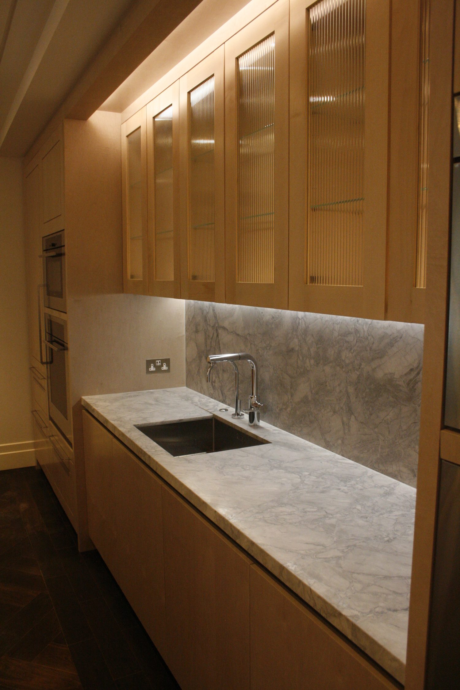 Bianco Eclipsia kitchen by Roma Marble, London