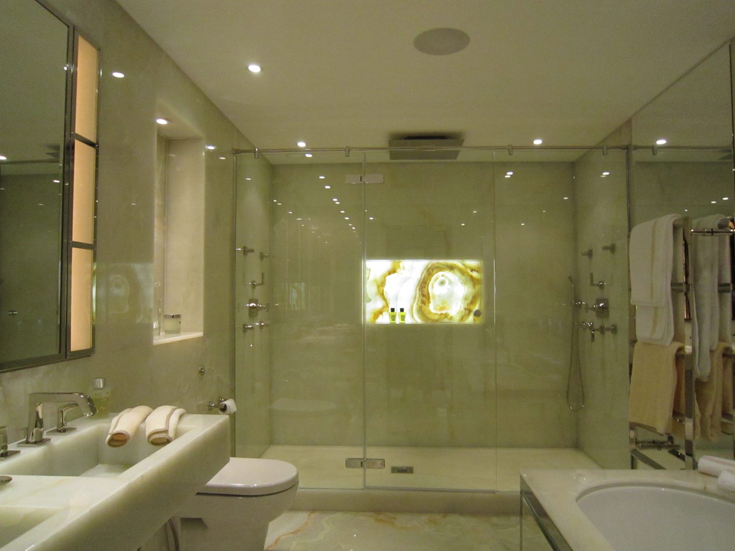 Honey Onyx bathroom by Roma Marble, London
