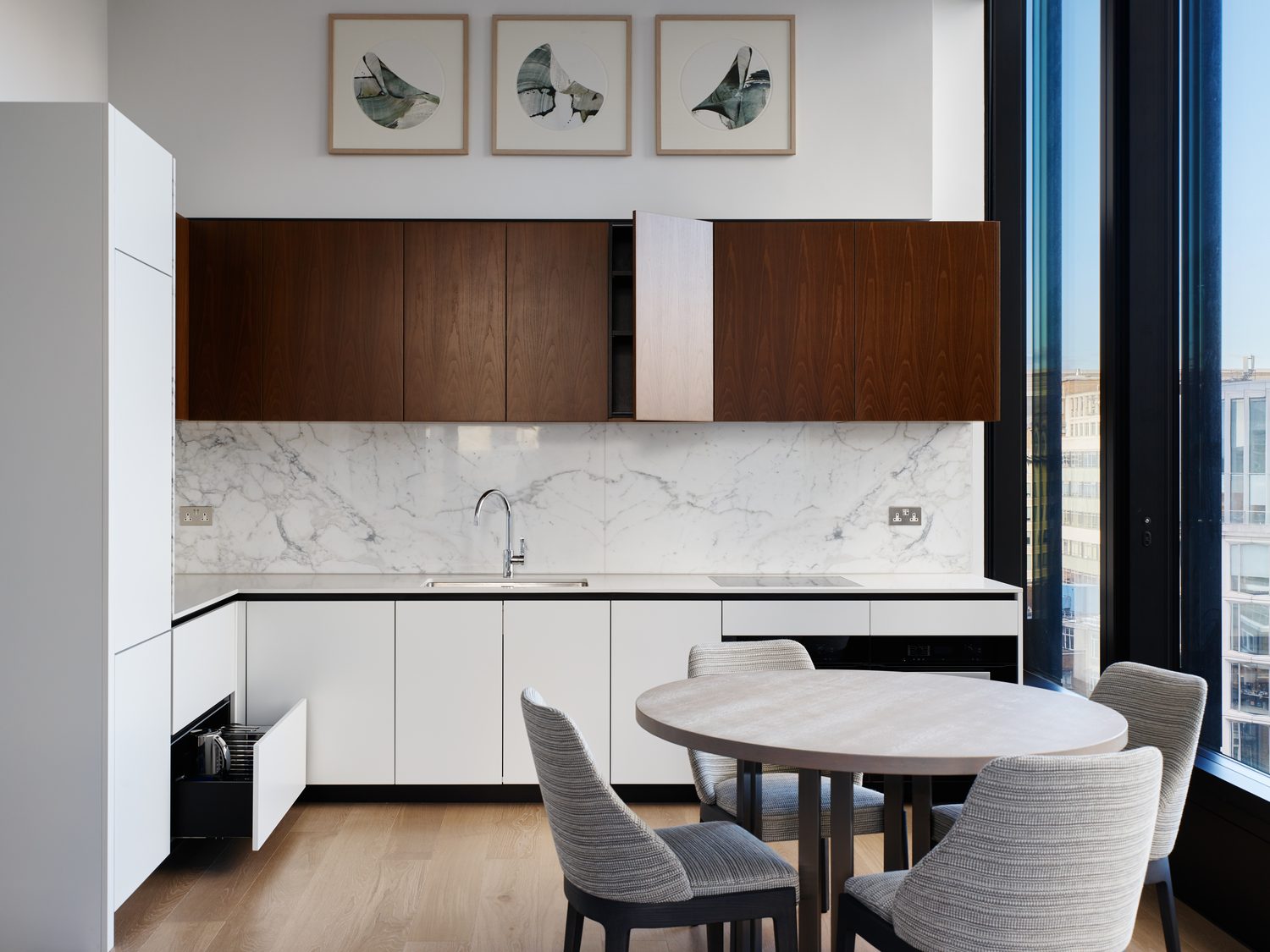 Statuario kitchen by Roma Marble, London