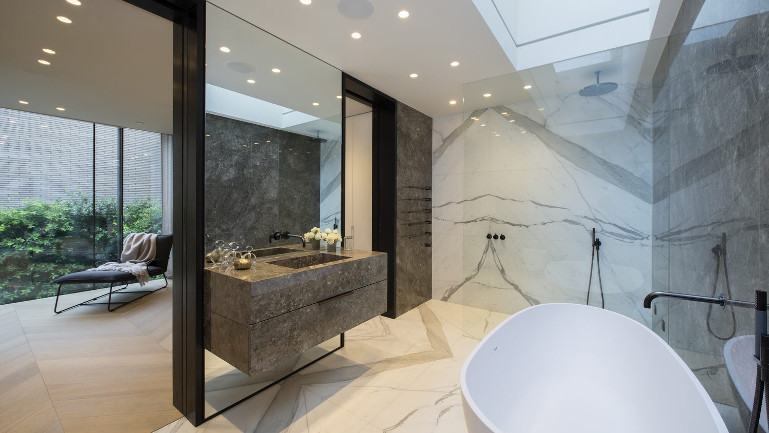 Statuario Venato bathroom by Roma Marble, London